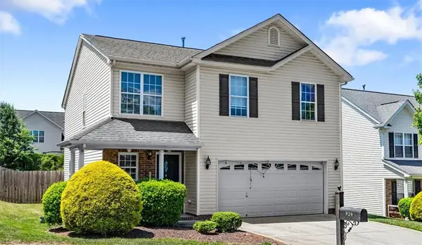 929 Peachtree Meadows Circle, Kernersville, NC 27284