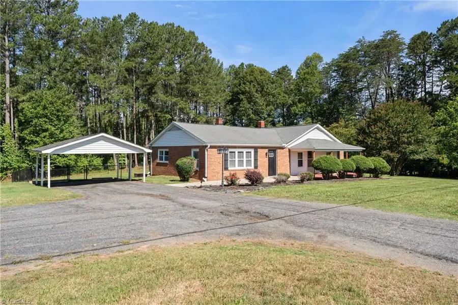 1022 Us Highway 311 S, Walnut Cove, NC 27052 - #2