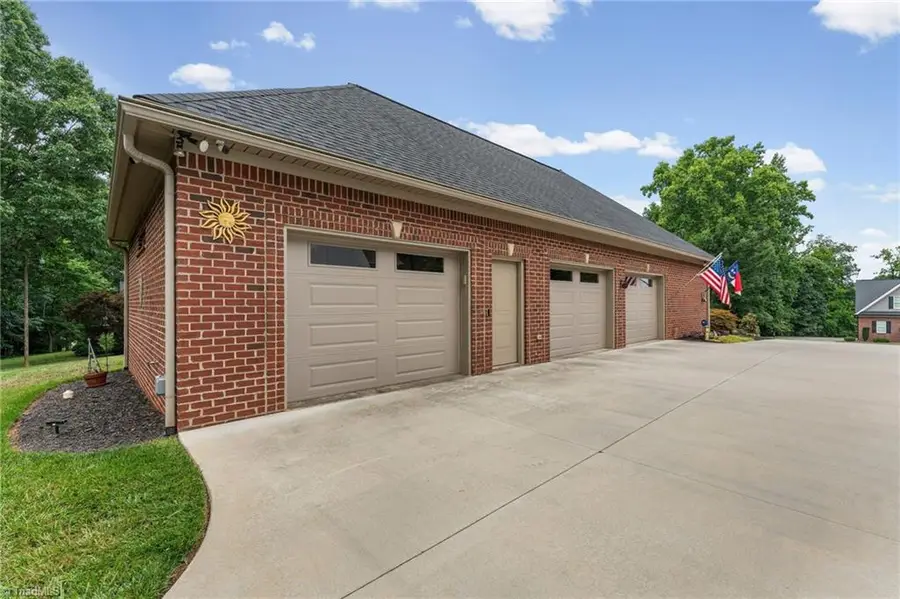 704 Terrace Drive, Lexington, NC 27295 - #3