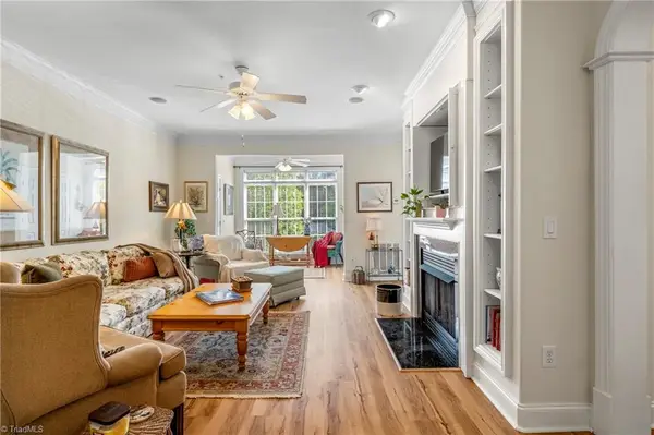 524 College Road #207, Greensboro, NC 27410