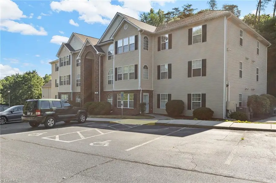 633 Ivy Glen Drive, Winston Salem, NC 27127 - #2
