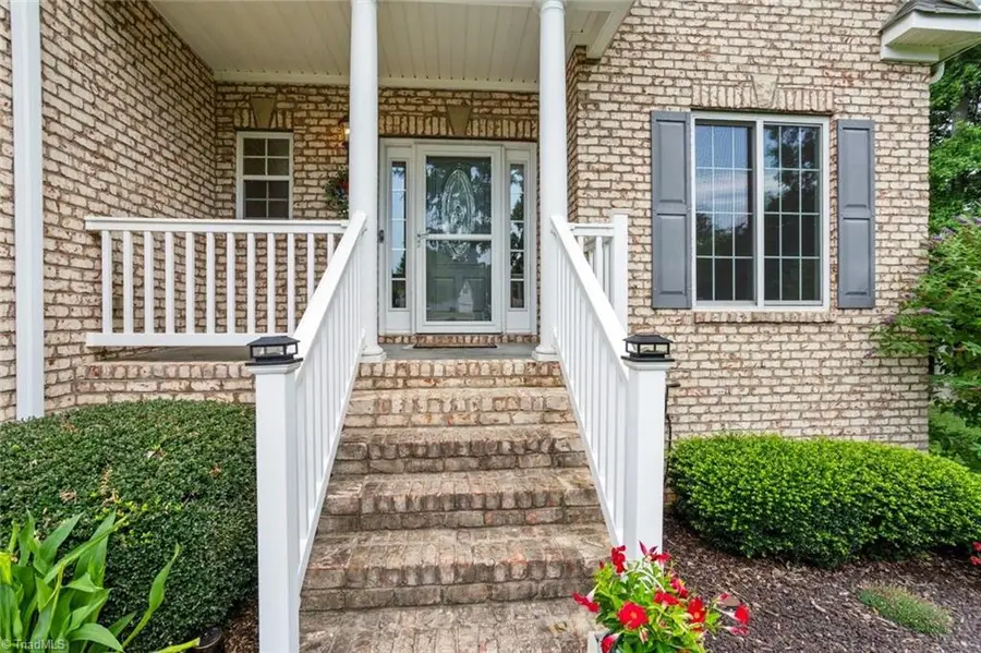 220 Drake Lane, Lexington, NC 27295 - #2