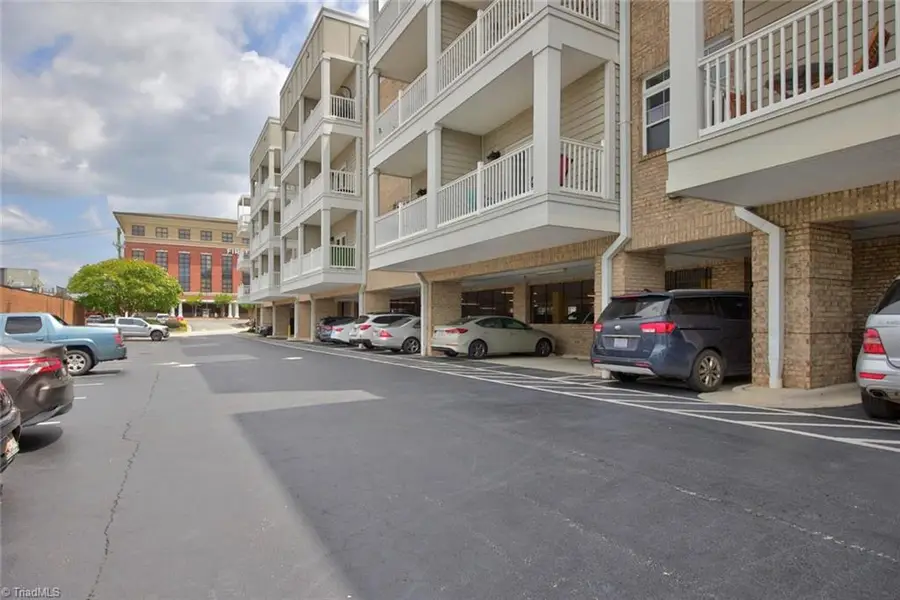 605 W Market Street #206, Greensboro, NC 27401 - #2