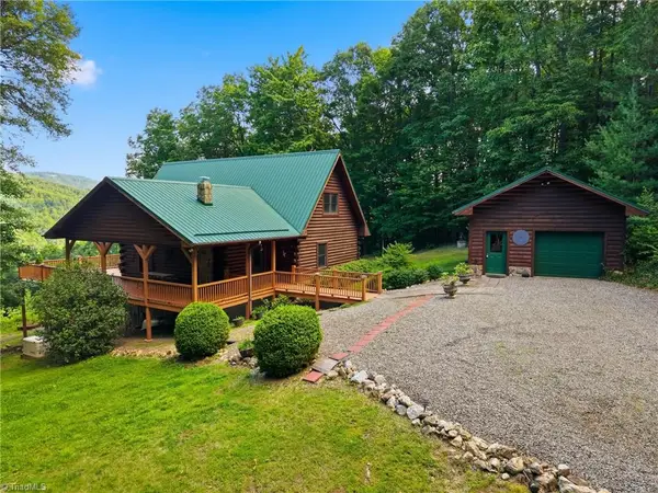 307 Lauri Lane, McGrady, NC 28649
