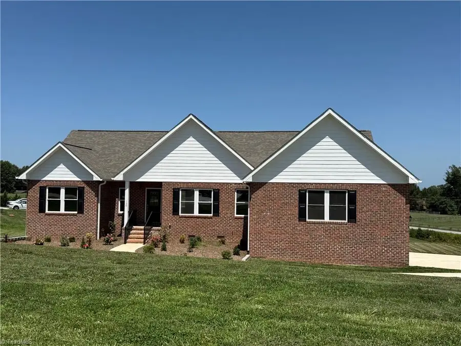 130 Oak Pointe Lane, Wilkesboro, NC 28697 - #2