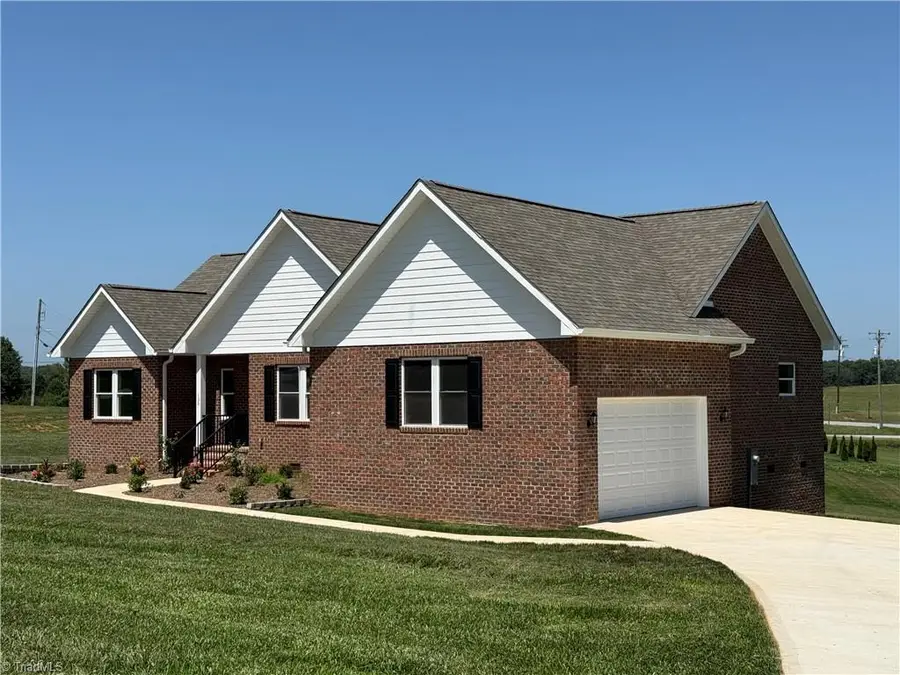 130 Oak Pointe Lane, Wilkesboro, NC 28697 - #3