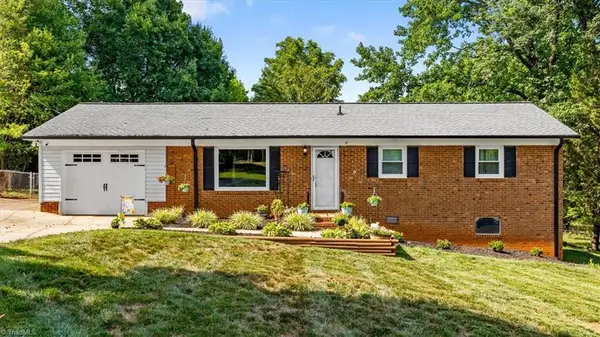 4424 Kingston Court, Thomasville, NC 27360