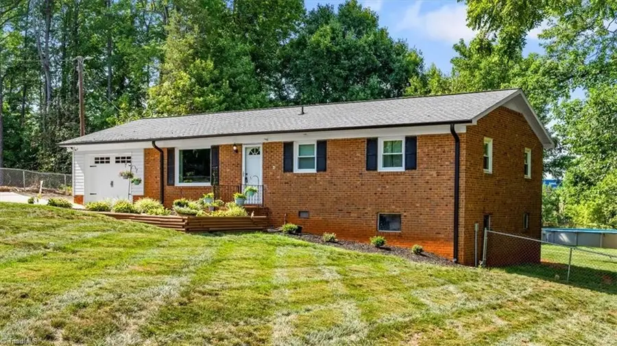 4424 Kingston Court, Thomasville, NC 27360 - #2