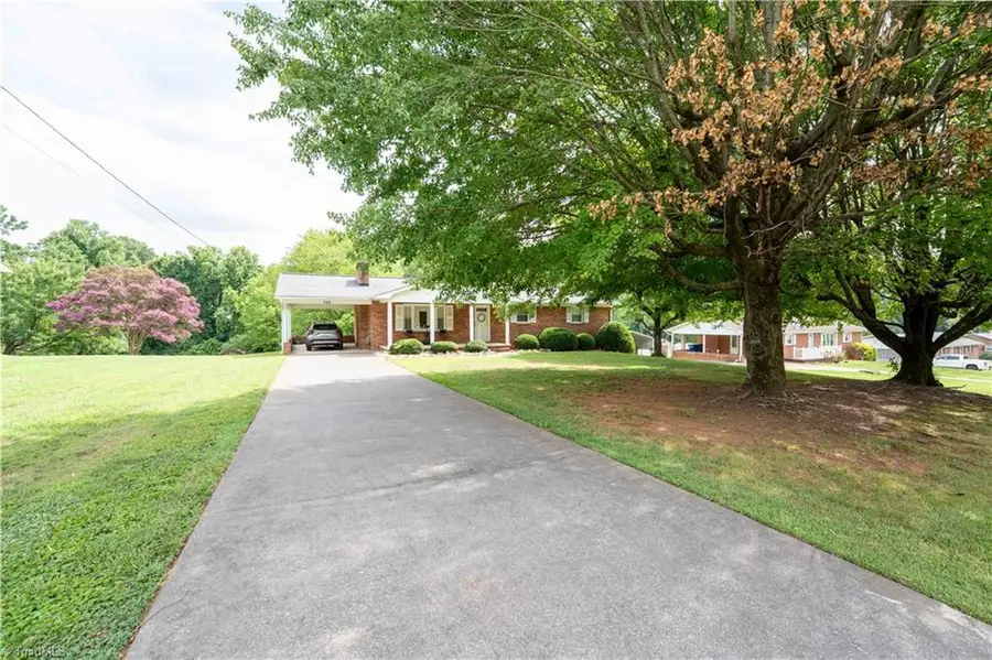 740 Sommerdale Court, Rural Hall, NC 27045 - #2