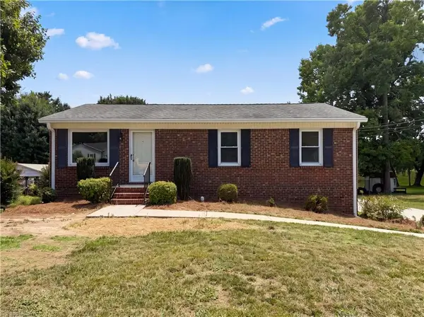 1131 Manorwood Drive, Kernersville, NC 27284