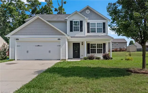 813 Leach Avenue, Thomasville, NC 27360