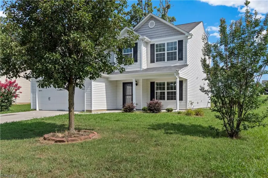 813 Leach Avenue, Thomasville, NC 27360 - #2