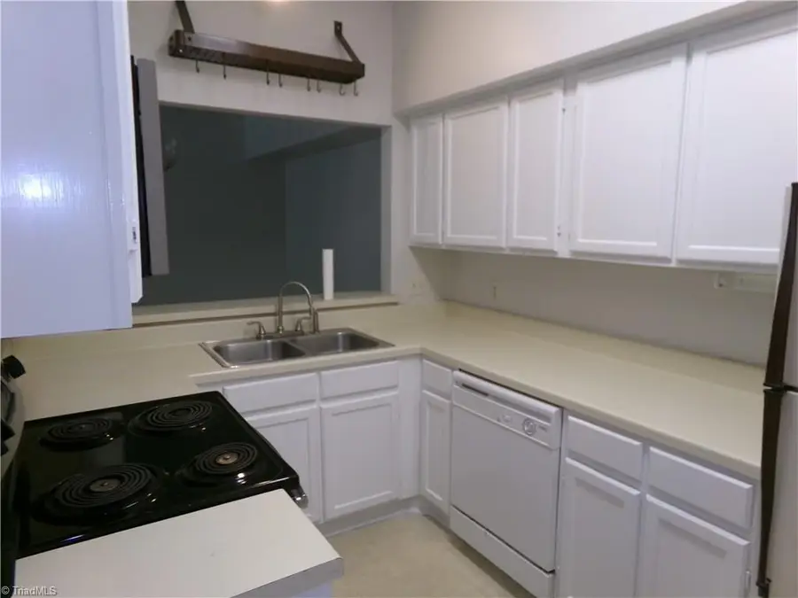 352 Meadows Circle, Winston Salem, NC 27104 - #3