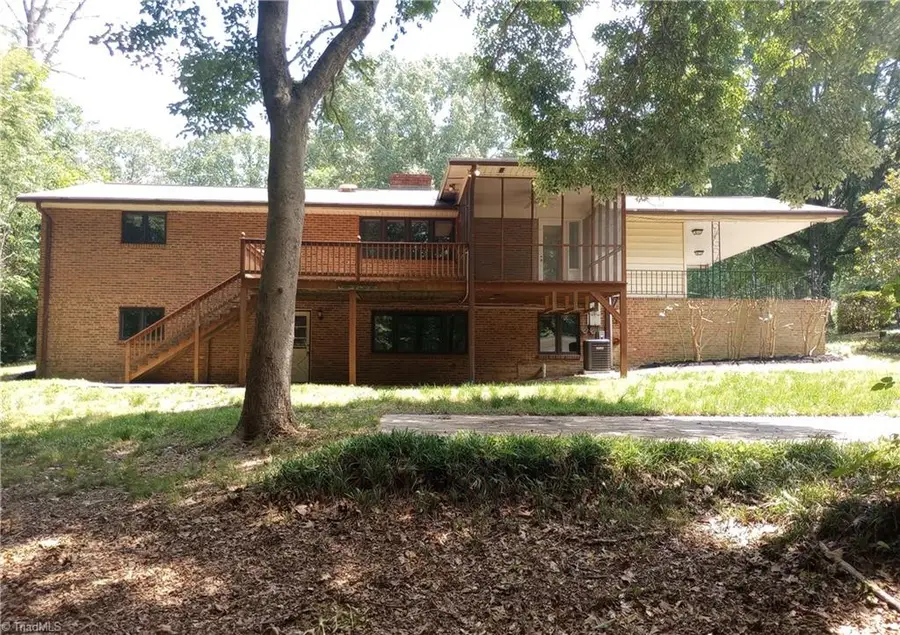 606 Willowmoore Avenue, Thomasville, NC 27360 - #3