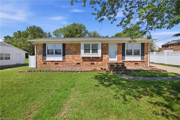 2204 Four Seasons Boulevard, Greensboro, NC 27407