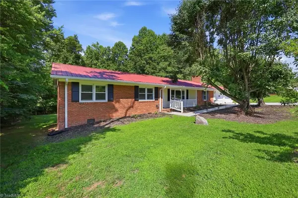 7106 Waterbury Drive, High Point, NC 27263