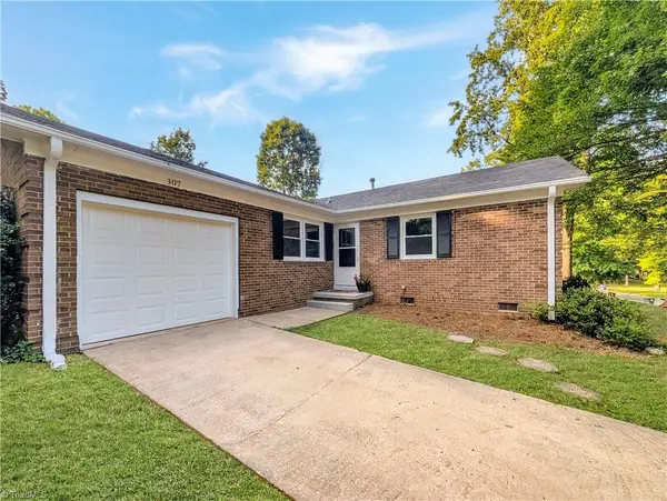 307 Foxcroft Drive, Winston-Salem, NC 27103