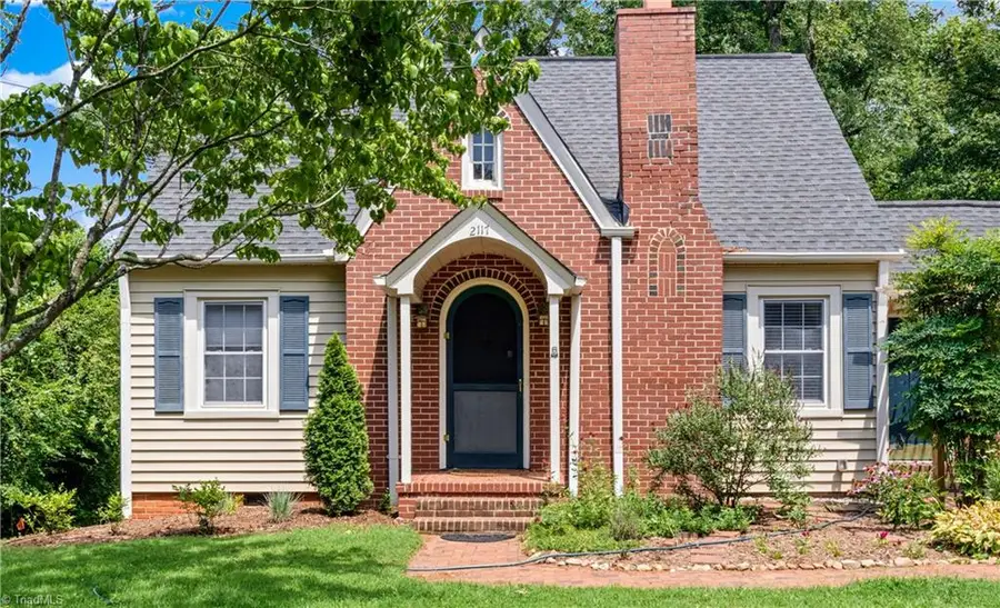 2117 N Peace Haven Road, Winston Salem, NC 27106 - #2