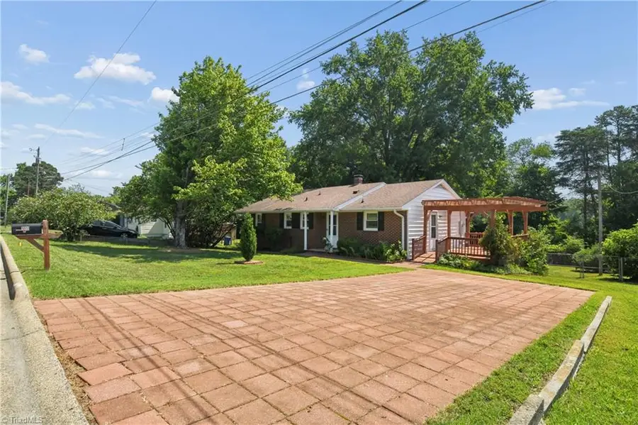 1011 Duggins Street, Kernersville, NC 27284 - #3