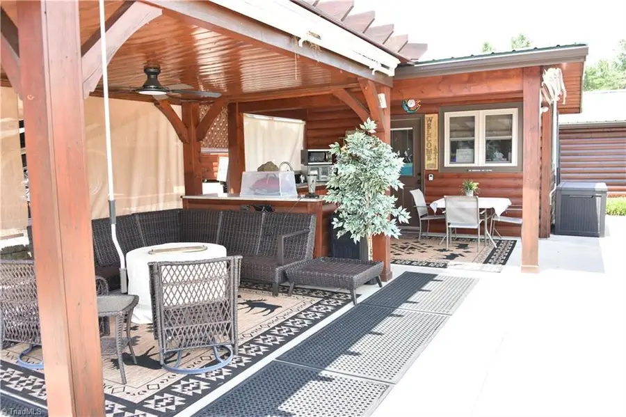 2524 Edmonds Road, Galax, VA 24333 - #2