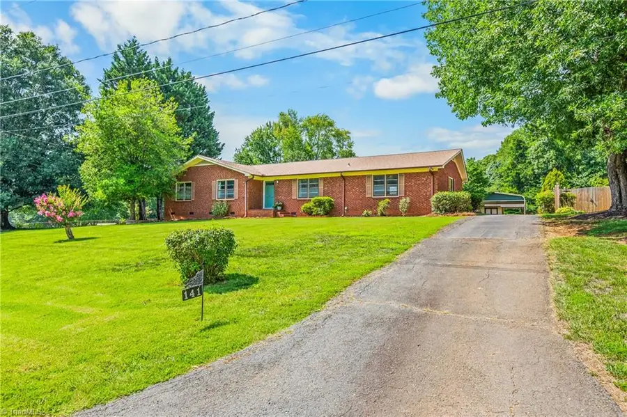 141 Pinelawn Drive, Kernersville, NC 27284 - #2