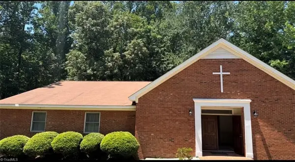 8001 Hillhaven Court, Browns Summit, NC 27214