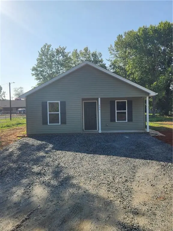 199 S 12th Avenue, Mayodan, NC 27027 - #1