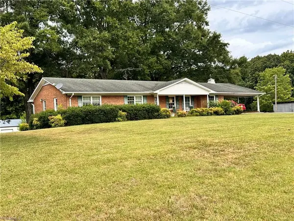 129 Woodvale Drive, Mocksville, NC 27028