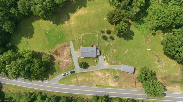 10027 Pine Street, Lowgap, NC 27024