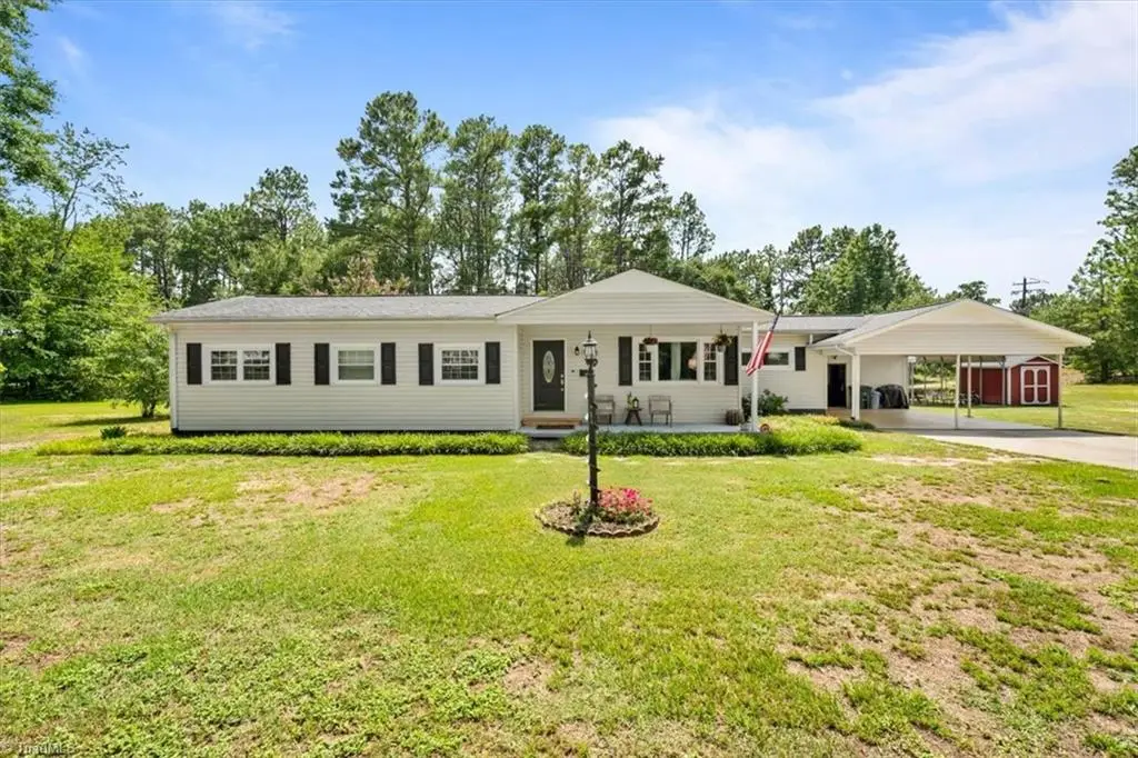 202 Walnut Street, Hamlet, NC 28345 - #1