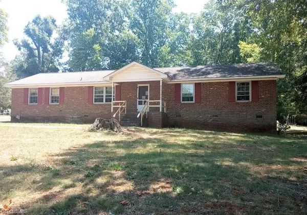2220 Mcknight Mill Road, Greensboro, NC 27405