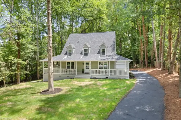 1615 Briar Lake Circle, Winston-Salem, NC 27103