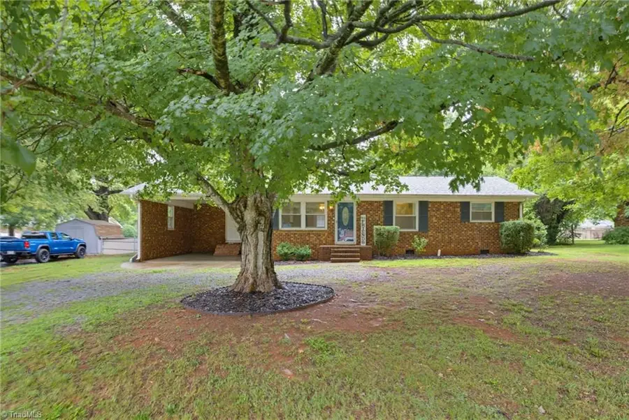 6954 Gra Lan Drive, Thomasville, NC 27360 - #2