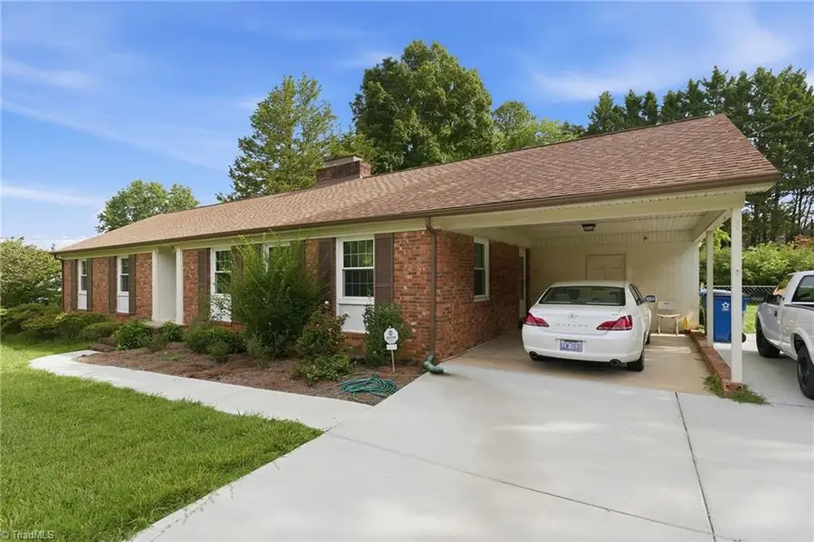 120 Tangle Drive, Jamestown, NC 27282 - #3