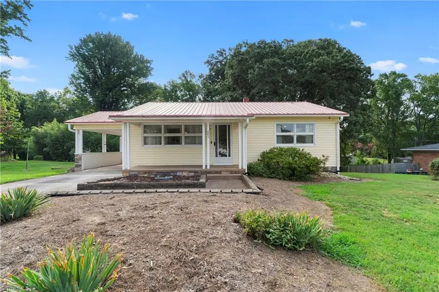 603 Duke Street, Thomasville, NC 27360 - #2