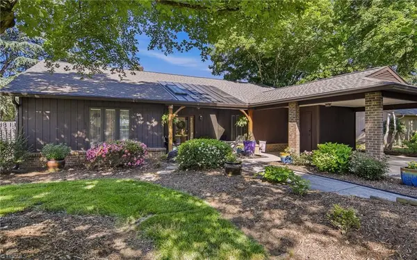 210 Spyglass Drive, Advance, NC 27006