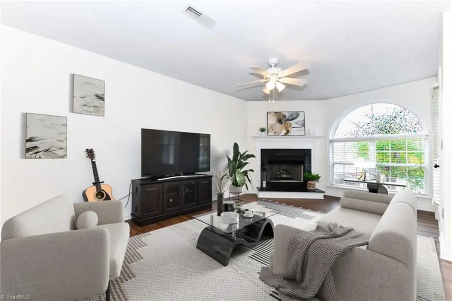 6704 W Friendly Avenue #4D, Greensboro, NC 27410 - #2