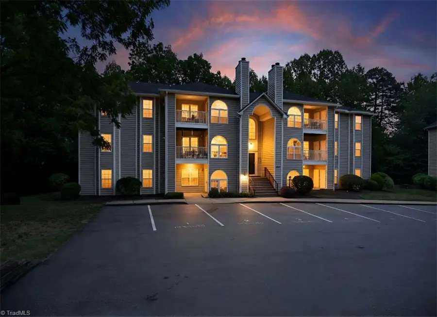 6704 W Friendly Avenue #4D, Greensboro, NC 27410 - #3