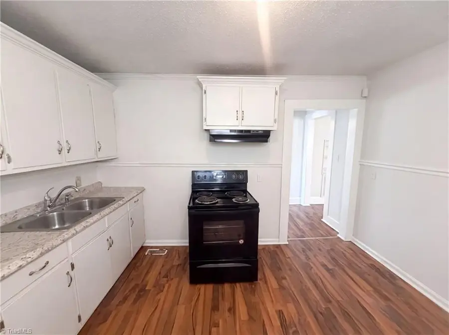 920 Elm Street, Burlington, NC 27217 - #2