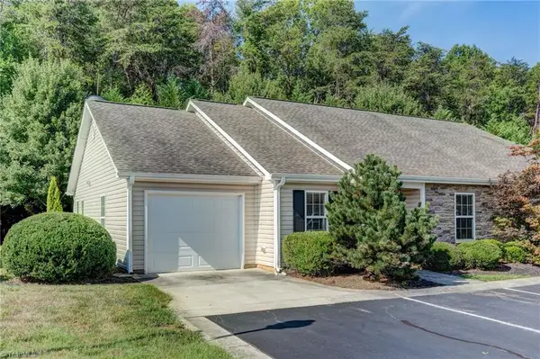 3017 Hyde Place Circle, Winston-Salem, NC 27103