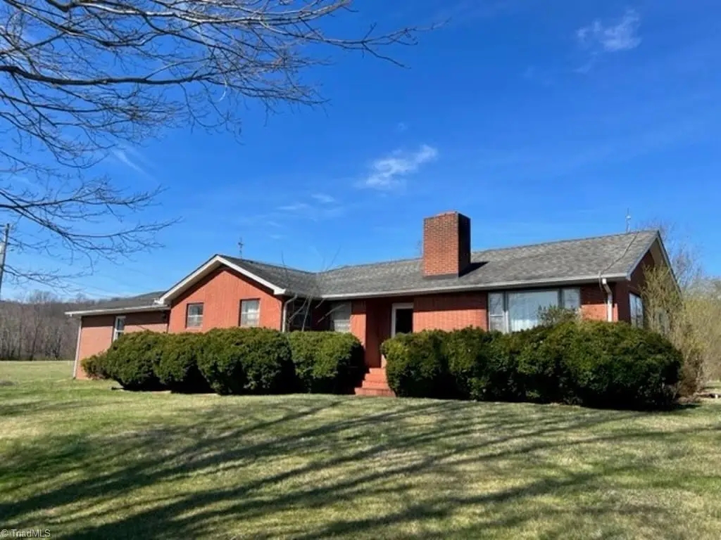 4445 E Pine Street, Mount Airy, NC 27030 - #1