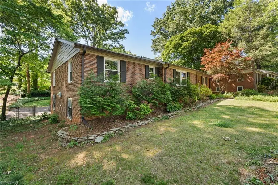 406 S Cliffdale Drive, Winston Salem, NC 27104 - #3