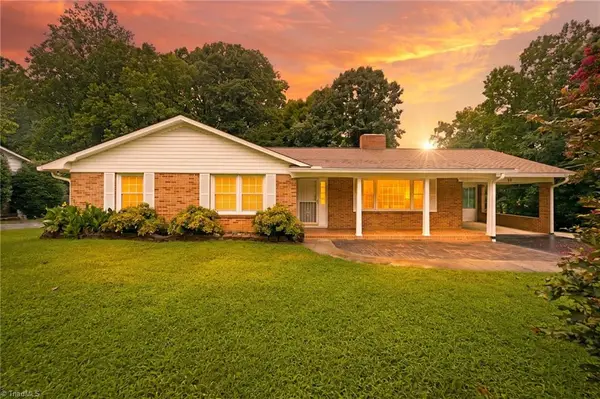 399 Wildwood Lane, Winston-Salem, NC 27107