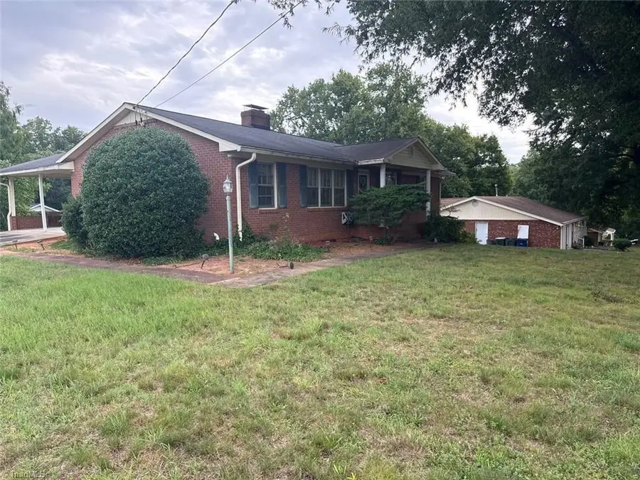 2631 Creekwood Drive, Winston Salem, NC 27103 - #2