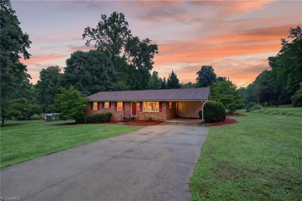 200 Brookview Circle, Jamestown, NC 27282 - #1