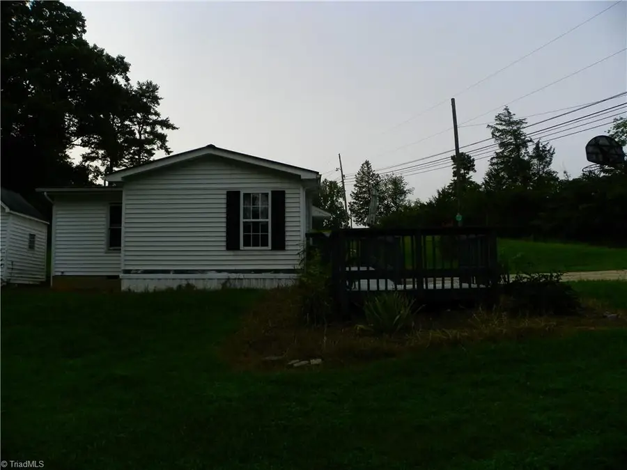 189 High Bluff Drive, Lexington, NC 27295-9662 - #3