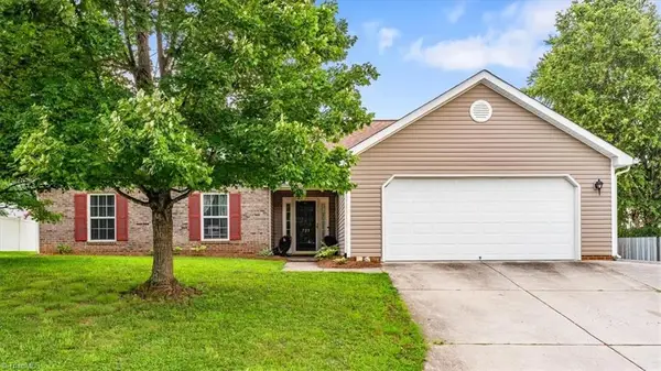 705 Eagle Point Drive, Kernersville, NC 27284