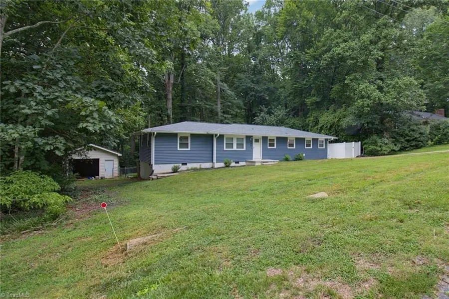488 Lansdowne Place, Wallburg, NC 27107 - #2