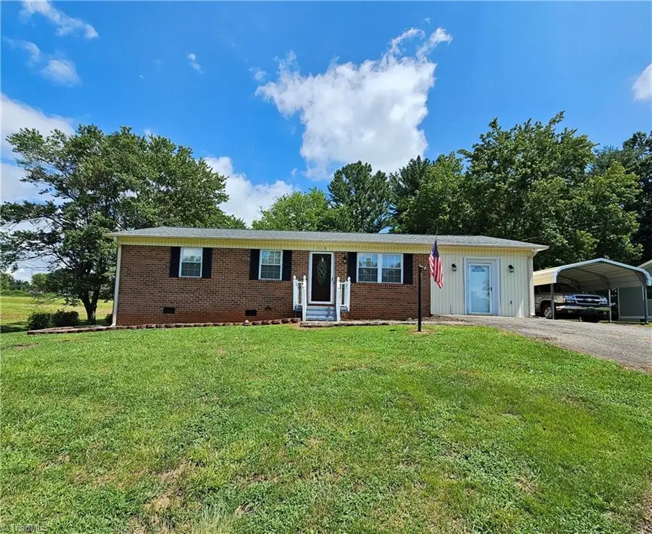 118 Pickshin Avenue, Dobson, NC 27017 - #1