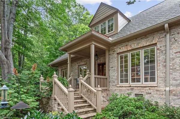 35 Sturbridge Lane, Greensboro, NC 27408